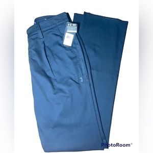 Under Armour - Loose Fit - 32 - NWT